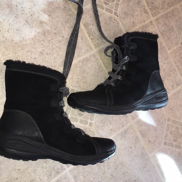 COLUMBIA black suede fur lined omni grip boots - Picture 8 of 8
